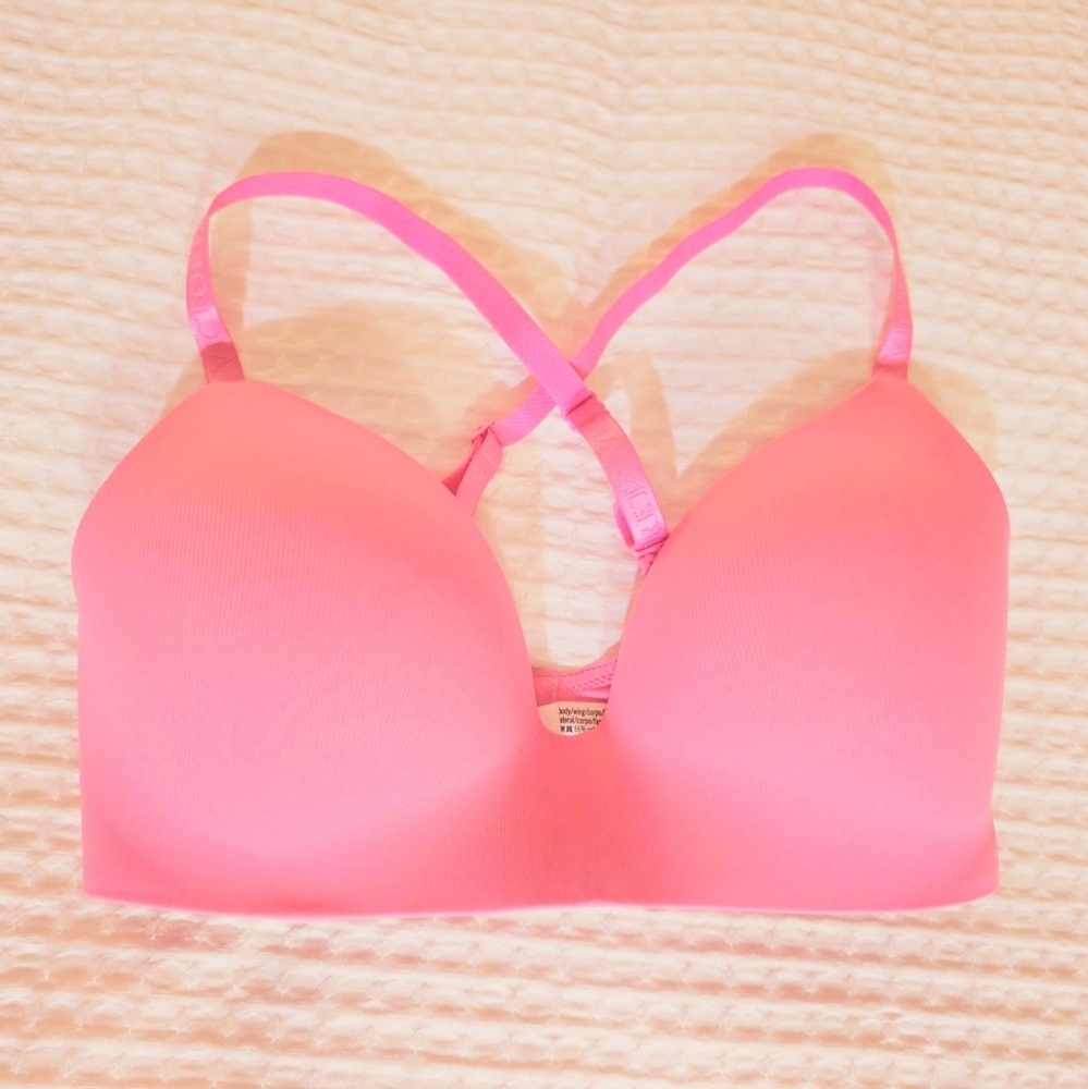 Victoria’s Secret Lightly Lined T-Shirt Bra 32DD NWOT